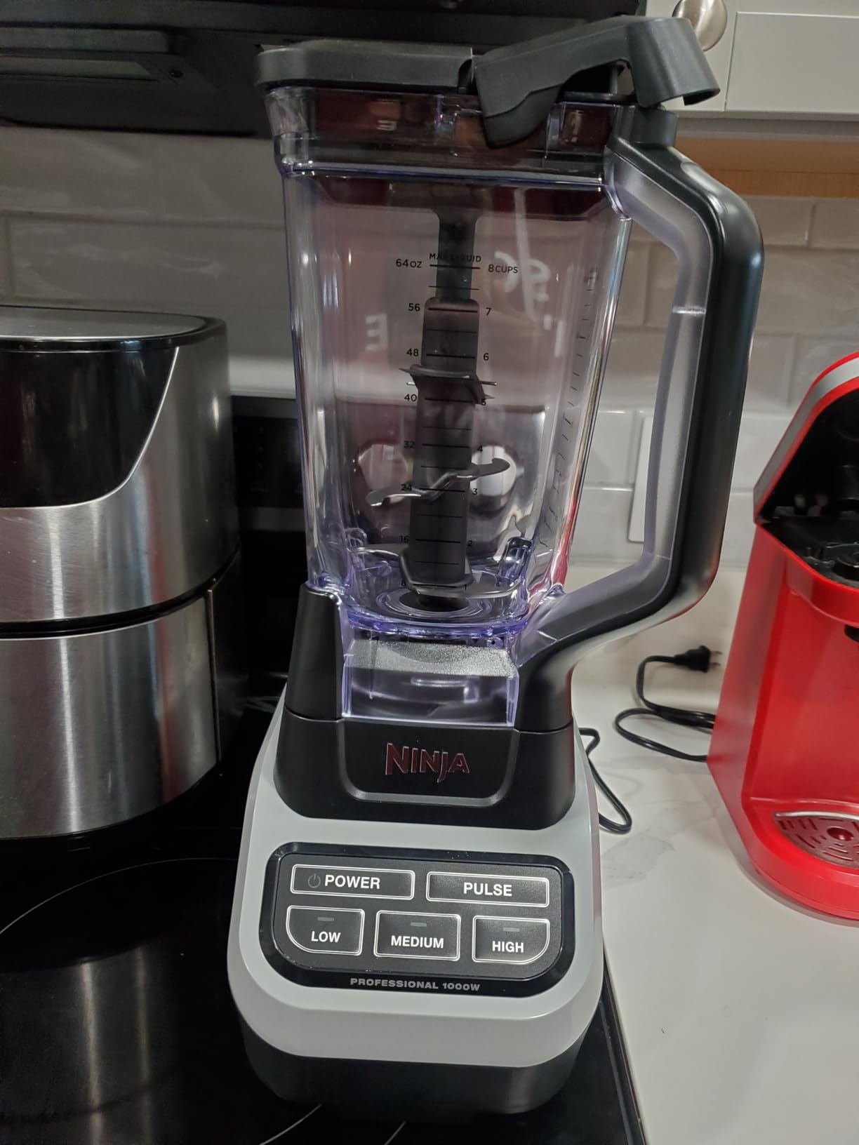 Ninja Professional Blender 2.0, Smoothie Maker, Drink Mixer, Ice Crusher, Total Crushing Technology, Auto-iQ Program, 1200W Power, XL 72-oz. Pitcher, Dark Grey, BR201AMZ customer photo 1