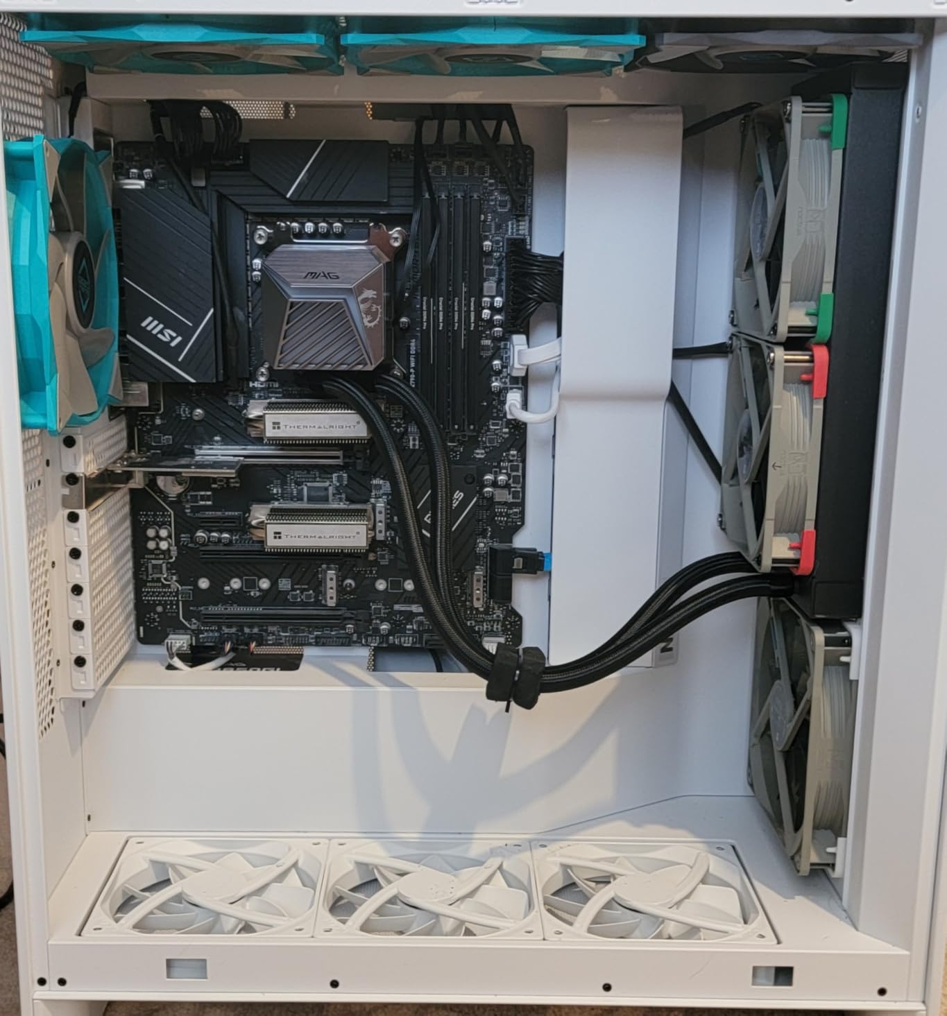 NZXT H7 Flow 2024 - Mid-Tower ATX Airflow Case - Includes Pre-Installed 3 x 120mm Fans - Supports Bottom Fans for Dedicated GPU Cooling - Cable Management - Black customer photo 1