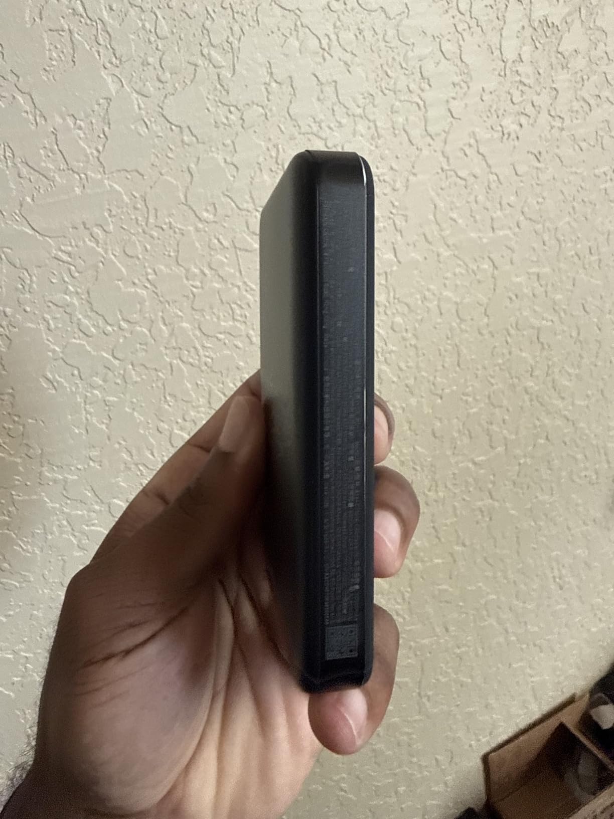 Anker MagGo Power Bank, Slim 10,000mAh Magnetic Battery Pack, Qi2 Certified 15W Ultra-Fast MagSafe Compatible Portable Charger, Ergonomic Design, for iPhone17/16/15/14 Series, and More customer photo 2