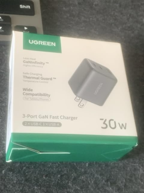 UGREEN 3-Port 30W USB C Charger, GaN II Compact iPhone Charger Fast Charging, Type C Power Adapter for iPhone 17/16/15 Series, Samsung Galaxy S25/24/23, iPad, Matt Black customer photo 2