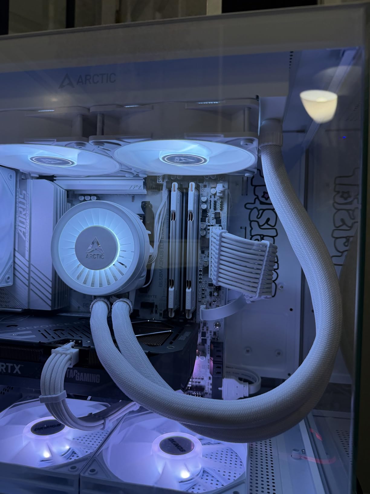 ARCTIC Liquid Freezer III Pro 240 A-RGB - 240 mm AIO CPU Cooler, Water Cooling, 38 mm Radiator, PWM Pump, VRM Fan, for AMD AM5/AM4, Intel LGA1851/1700 Contact Frame - Black customer photo 1