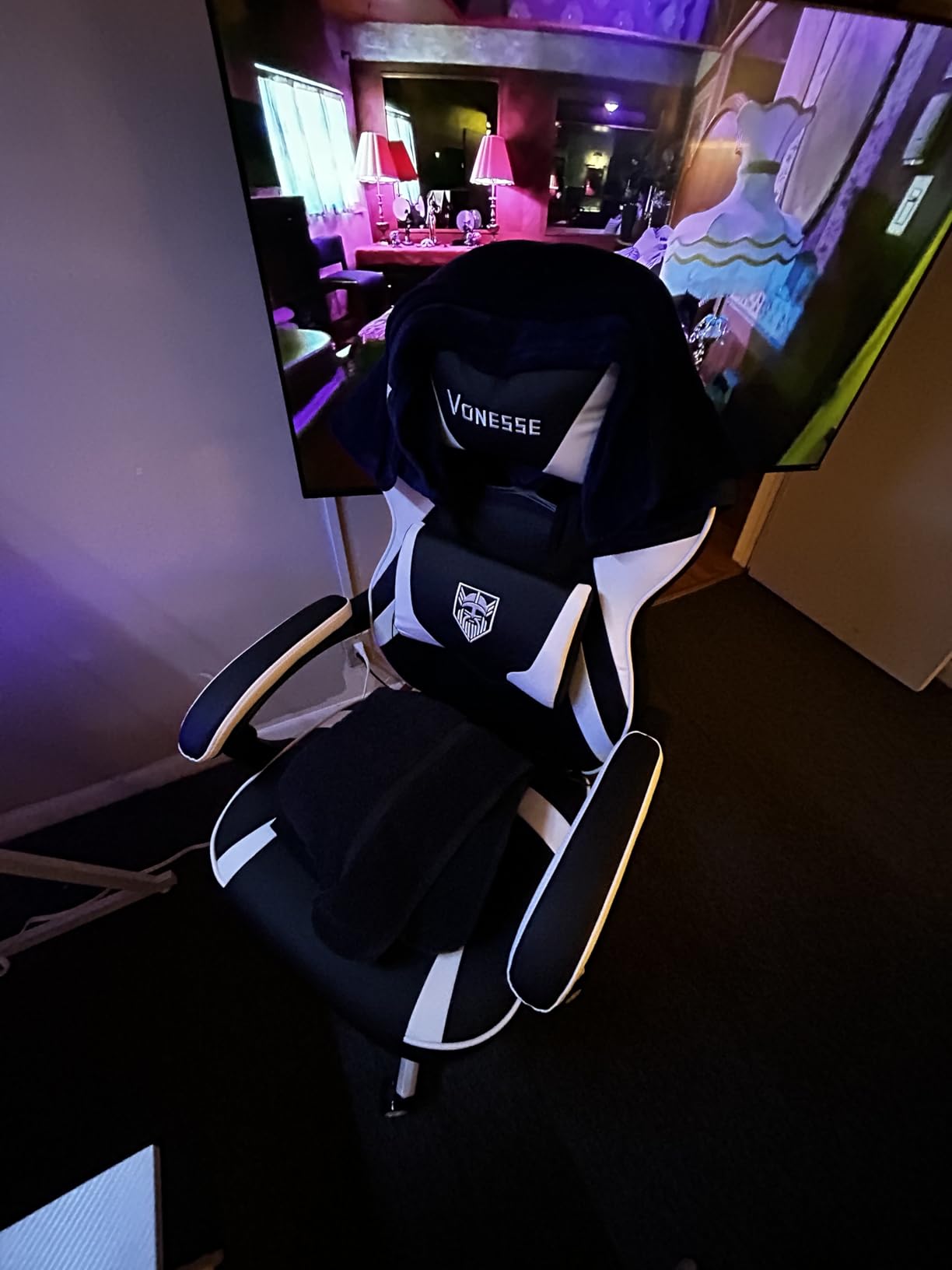 Vonesse Gaming Chair, Big and Tall Gaming Chair with Footrest and Massage, Gaming Chairs for Adults with Lumbar Support, Ergonomic High Back Computer Chair with Pocket Spring Cushion (Purple/Black) customer photo 1
