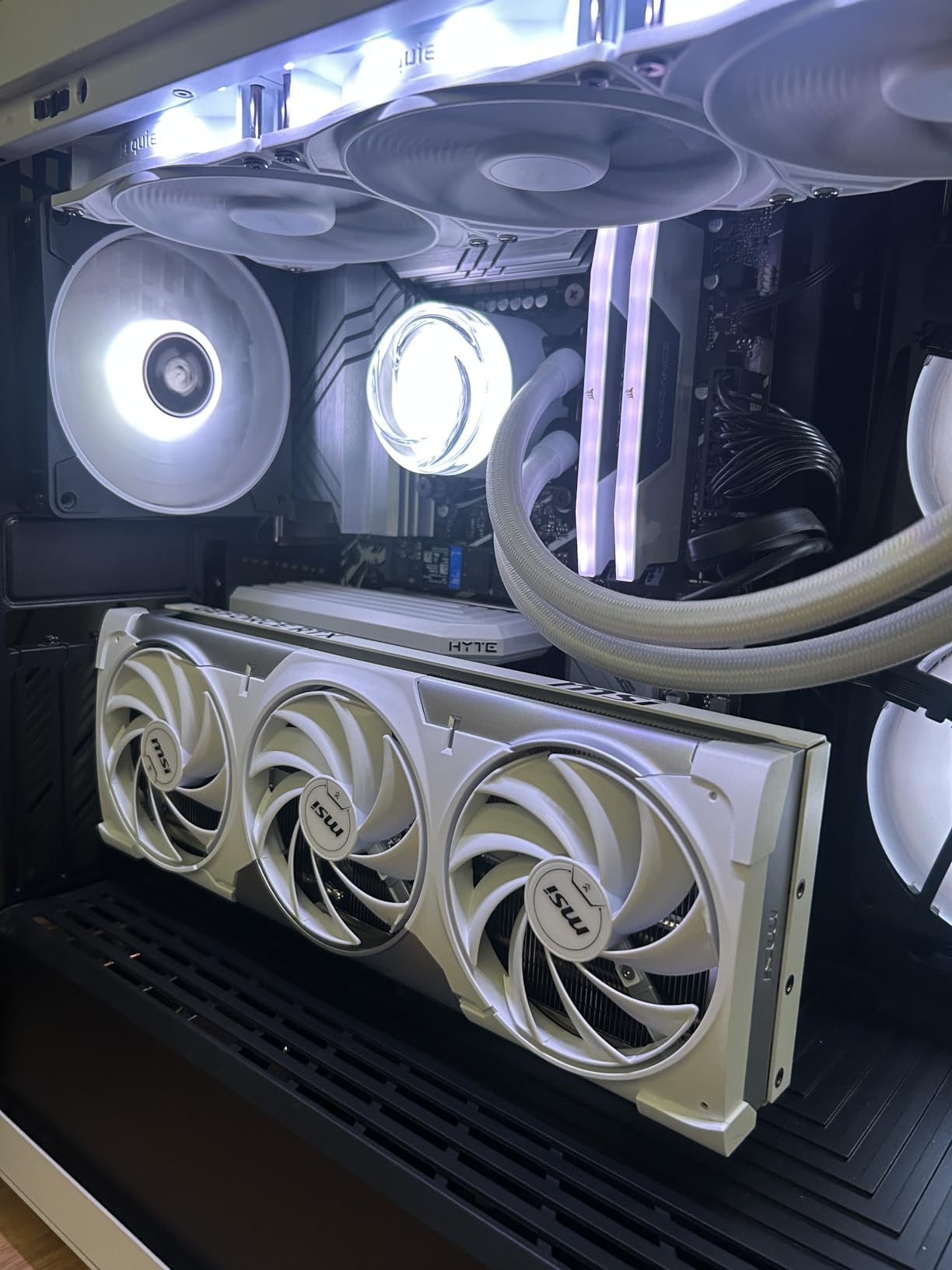 MSI Gaming RTX 5070 Ti 16G Ventus 3X PZ OC Graphics Card (16GB GDDR7, 256-bit, Extreme Performance: 2482 MHz, DisplayPort x 3 2.1a, HDMI 2.1b, NVIDIA Blackwell Architecture) customer photo 2