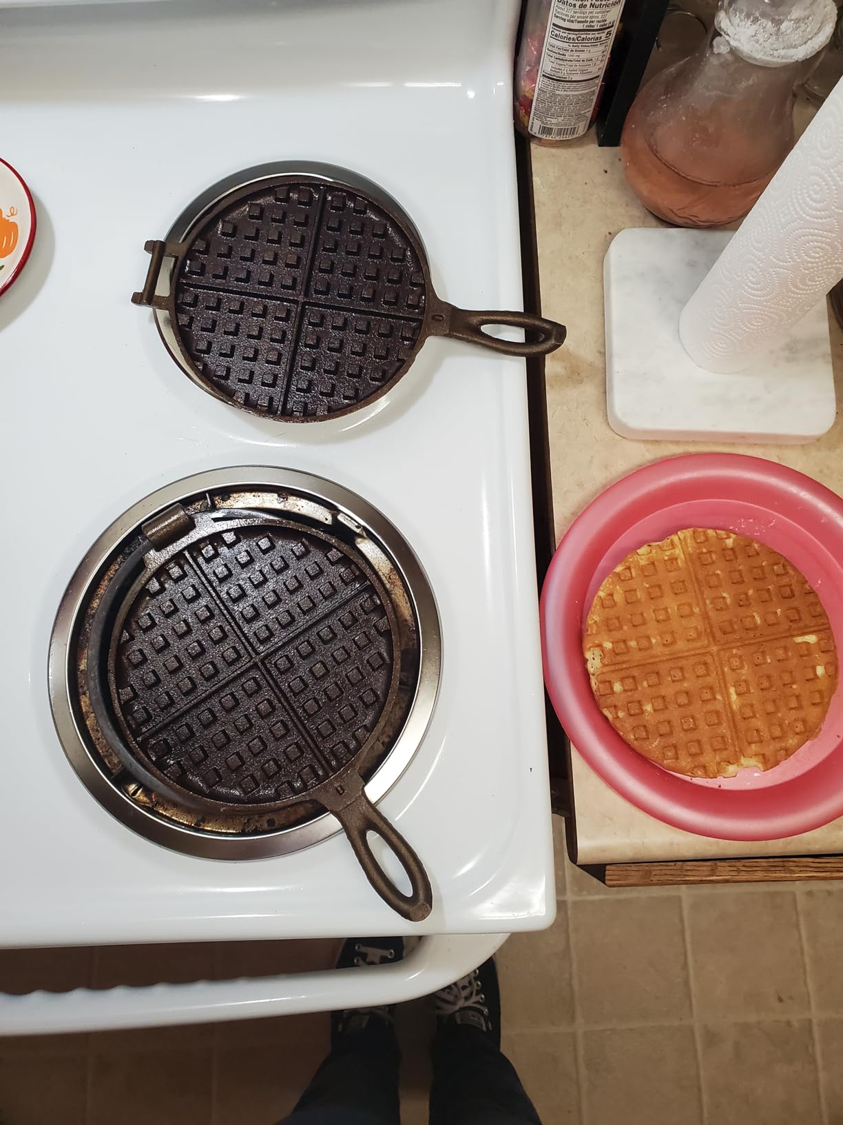 Rome's #1100 Old Fashioned Waffle Iron, Cast Iron customer photo 2