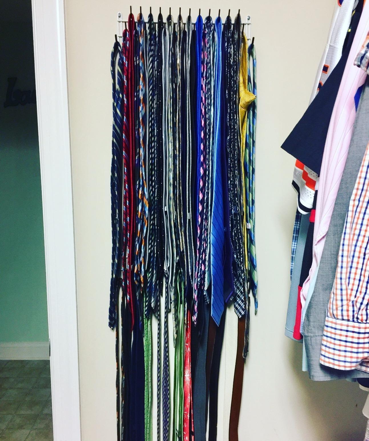 ClosetMaid Epoxy coated steel 8051 Tie and Belt Rack, White, 3.5 customer photo 2