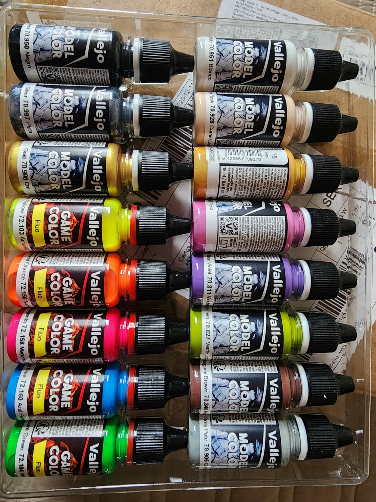 Vallejo - Allied Forces WWII Acrylic Paint Set | Model Color | High Pigmentation Colors | Realistic and Historical Finishes for Model Kits & Scale Figures | 16 Bottles x 18 ml. (0.60 fl.oz.) customer photo 1