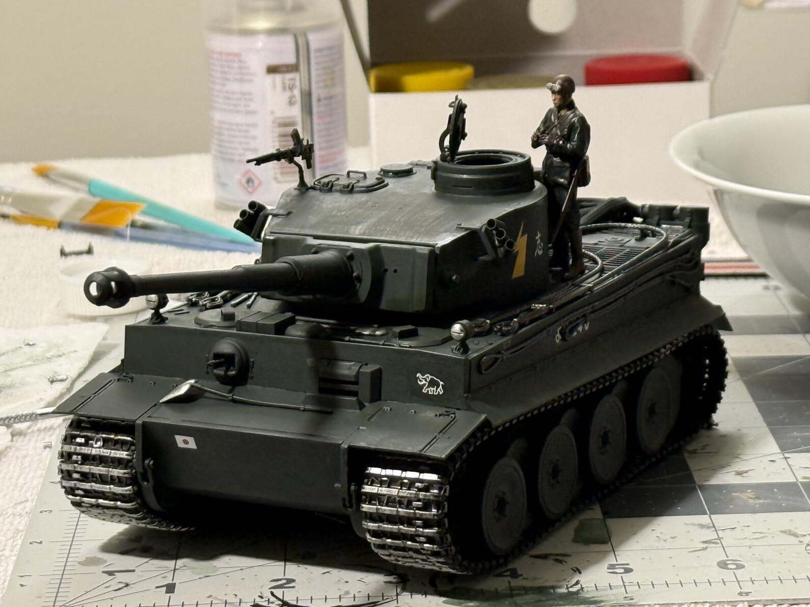 Tamiya 35216 1/35 Ger. Tiger I Early Production Tank Plastic Model Kit for Unisex Adult customer photo 2
