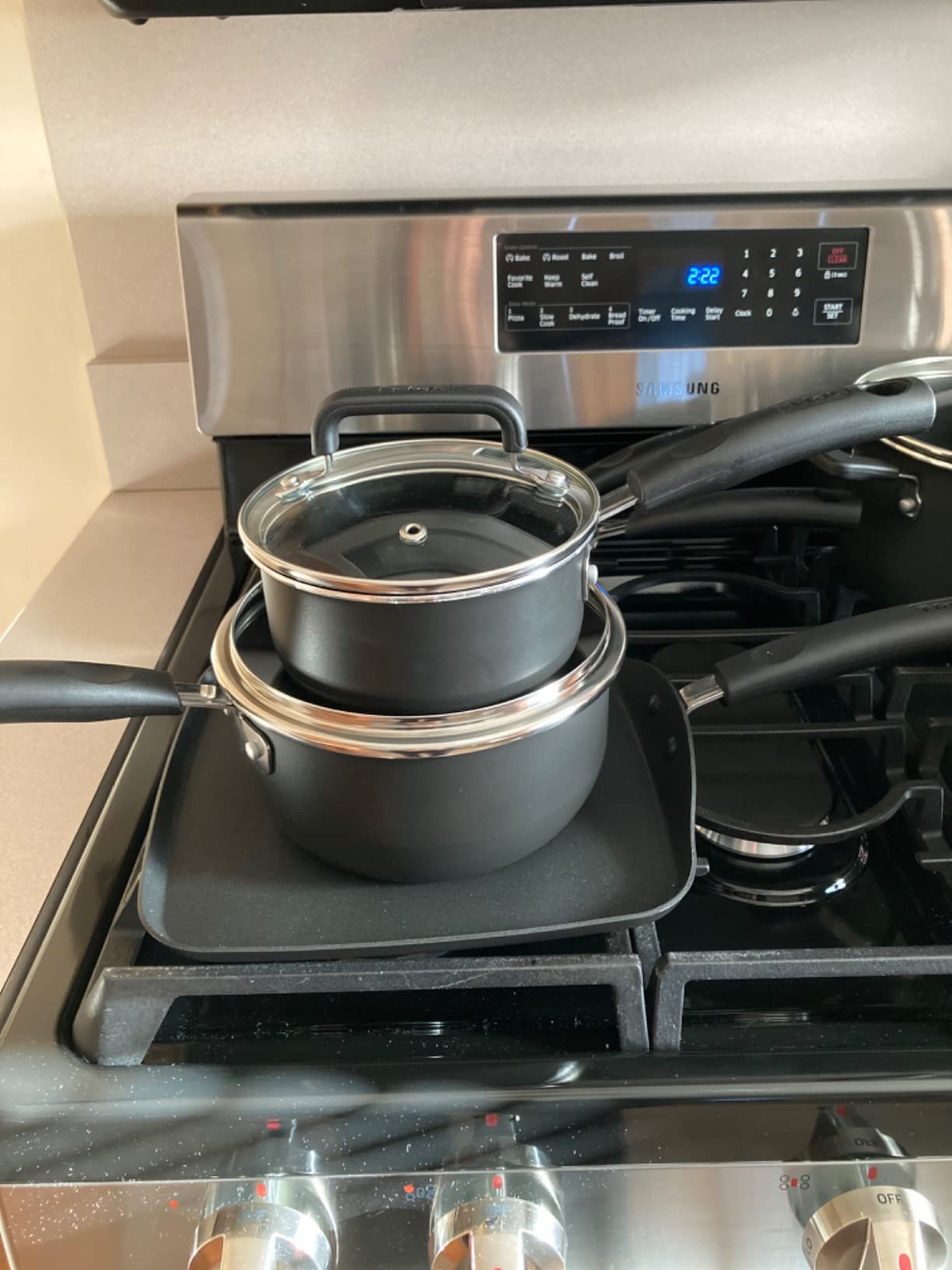 T-Fal Signature Nonstick Pots and Pans Set 12 Piece, Oven Broiler Safe 350F, Kitchen Cookware Set w/Fry Pans, Saucepans, Saute Pan, Dutch Oven, Griddle, Dishwasher Safe, Black customer photo 2