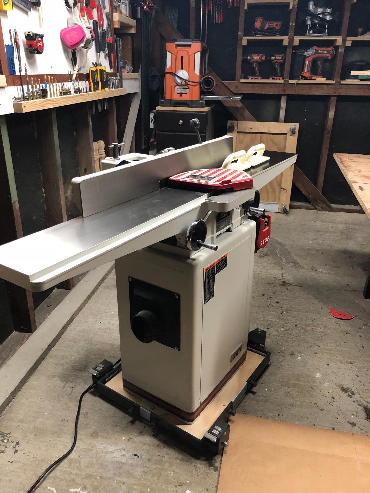 Jet 6-Inch Long Bed Jointer, Helical Cutterhead, 1 HP, 115/230V 1Ph (JJ-6HHDX) customer photo 1