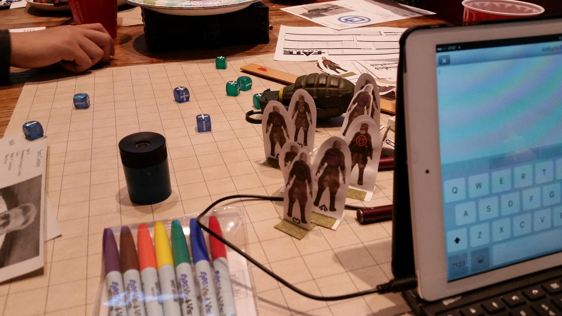 Chessex Role Playing Play Mat: Battlemat Double-Sided Reversible Mat for RPGs and Miniature Figure Games (26 in x 23 1/2 in) Squares/Hexes customer photo 2