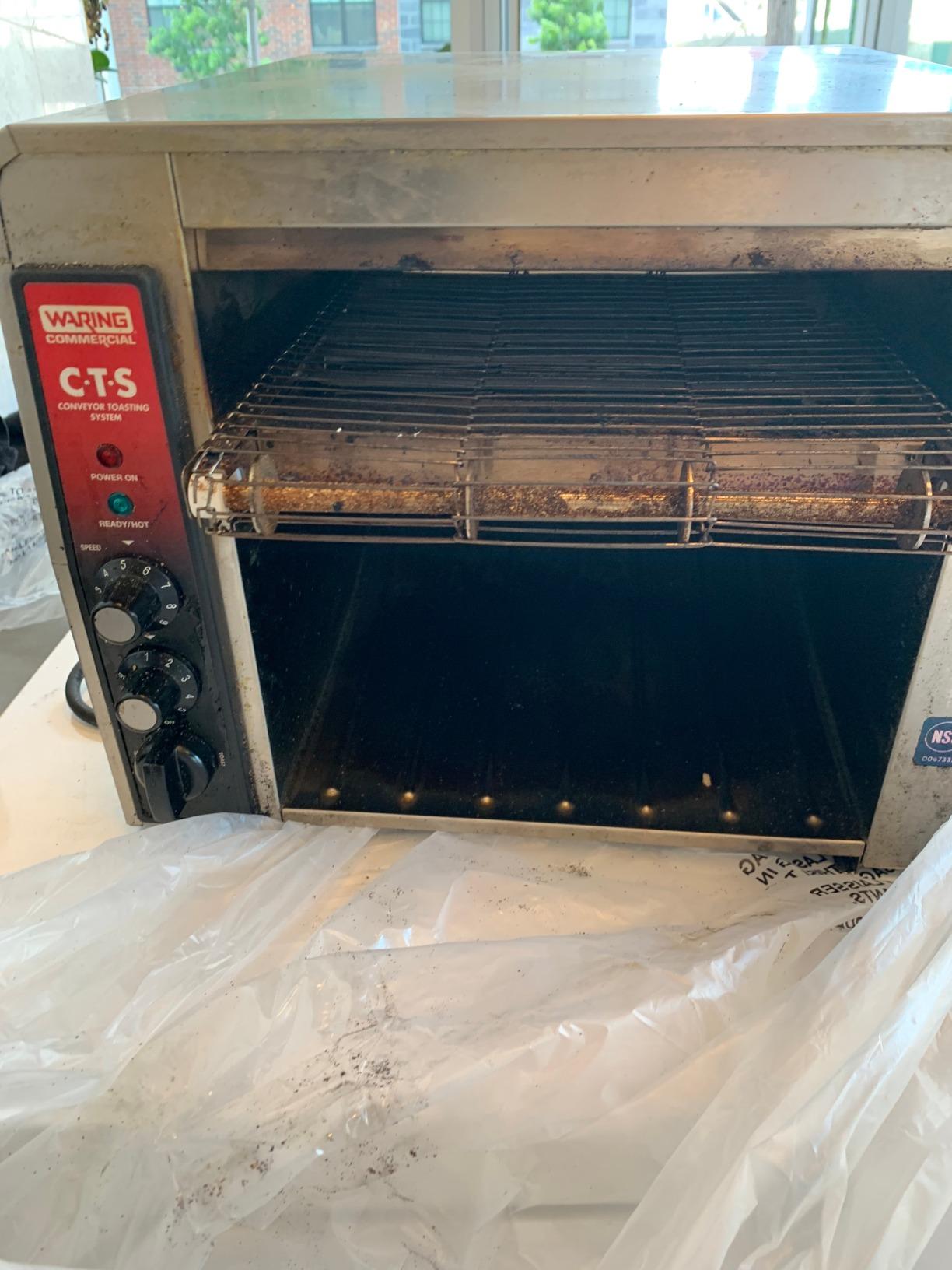 Waring Commercial CTS1000 Coneyer Toaster, 450 Slices per hour, 120V, 1800W, 5-15 Phase Plug customer photo 2
