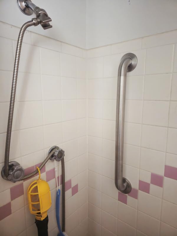 Moen Home Care Bathroom Safety 18 Inch Stainless Steel Handicap Grab Bar for Bathtub and Shower, Elderly Assistance Product with Concealed Screws, Polished Brass, R8918 customer photo 1