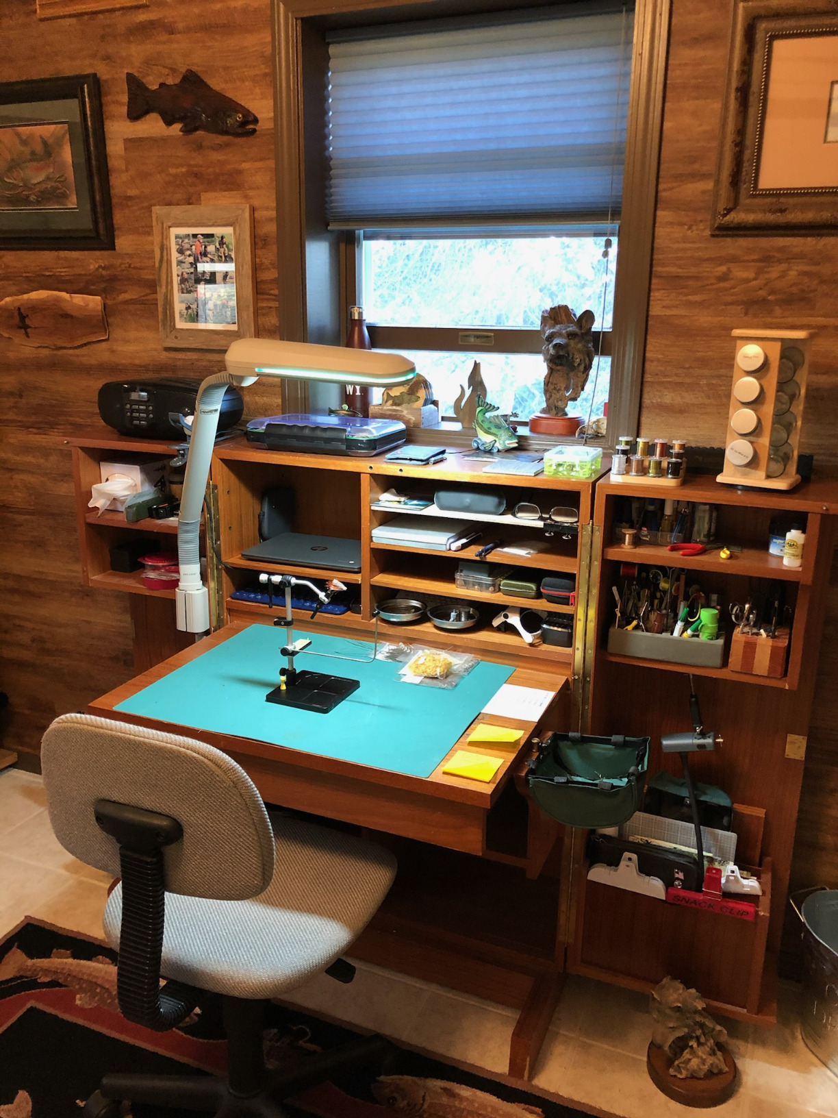 Renzetti Traveler Cam Series Pedestal Vise customer photo 1