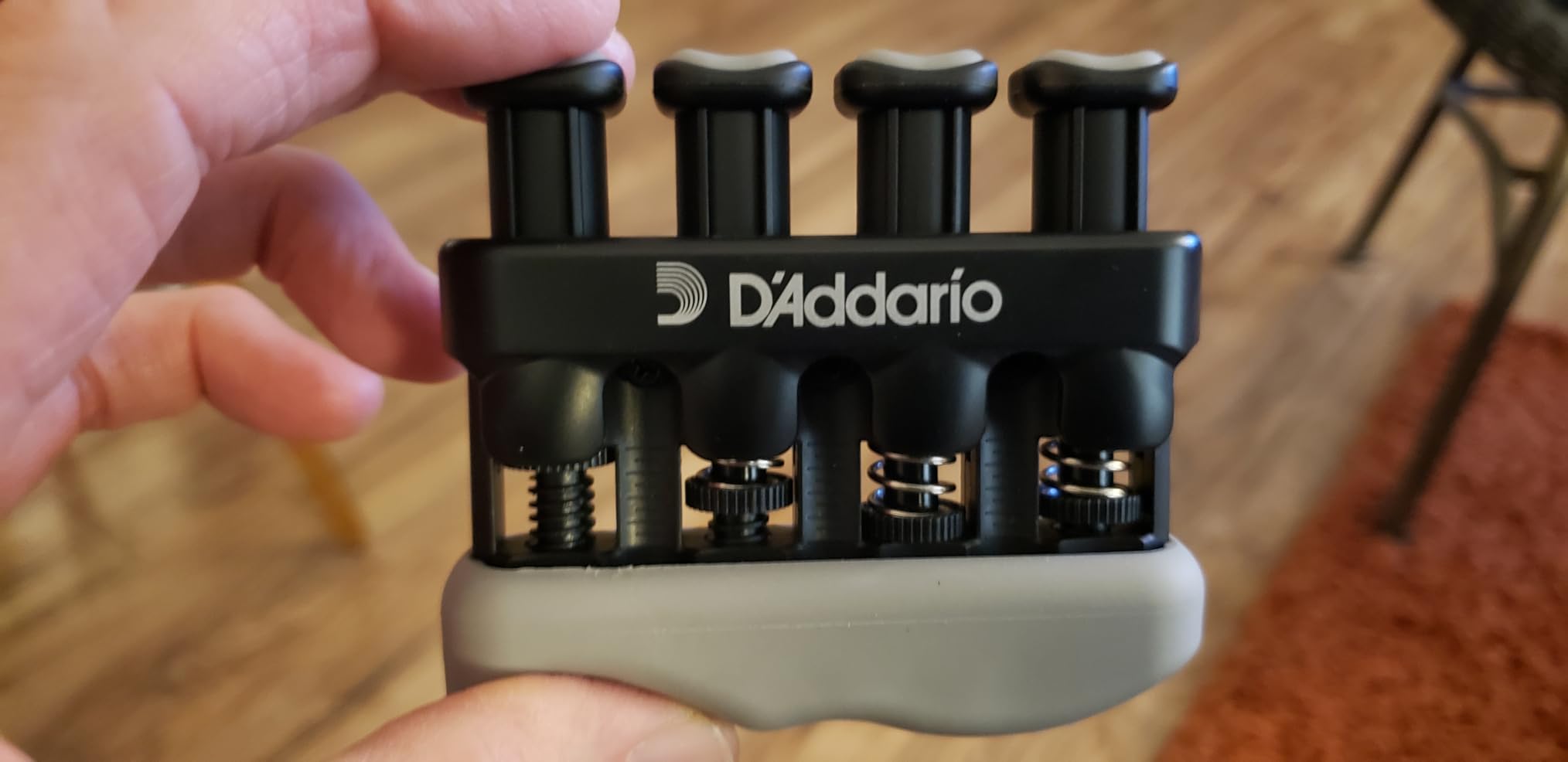 D'Addario Varigrip Hand Exerciser - Improve Dexterity and Strength in Fingers, Hands, Forearms - Adjust Tension Per Finger customer photo 1