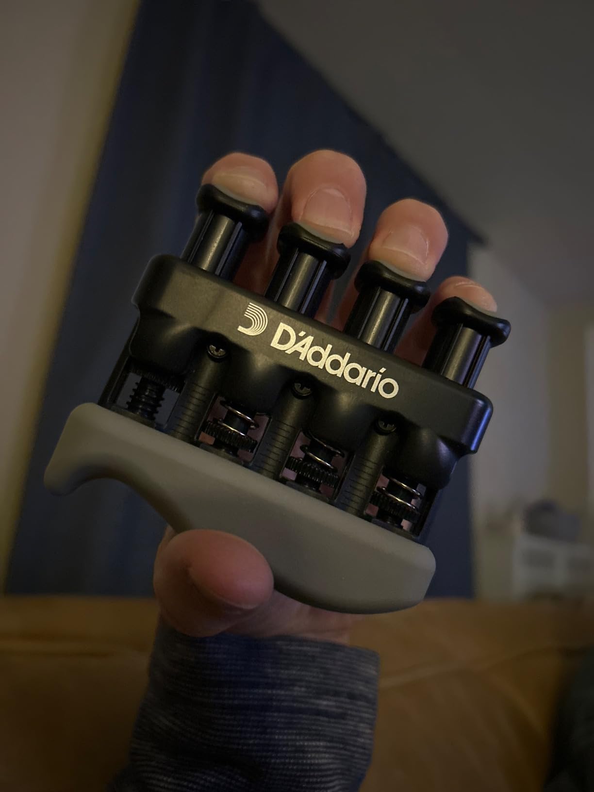 D'Addario Varigrip Hand Exerciser - Improve Dexterity and Strength in Fingers, Hands, Forearms - Adjust Tension Per Finger customer photo 2