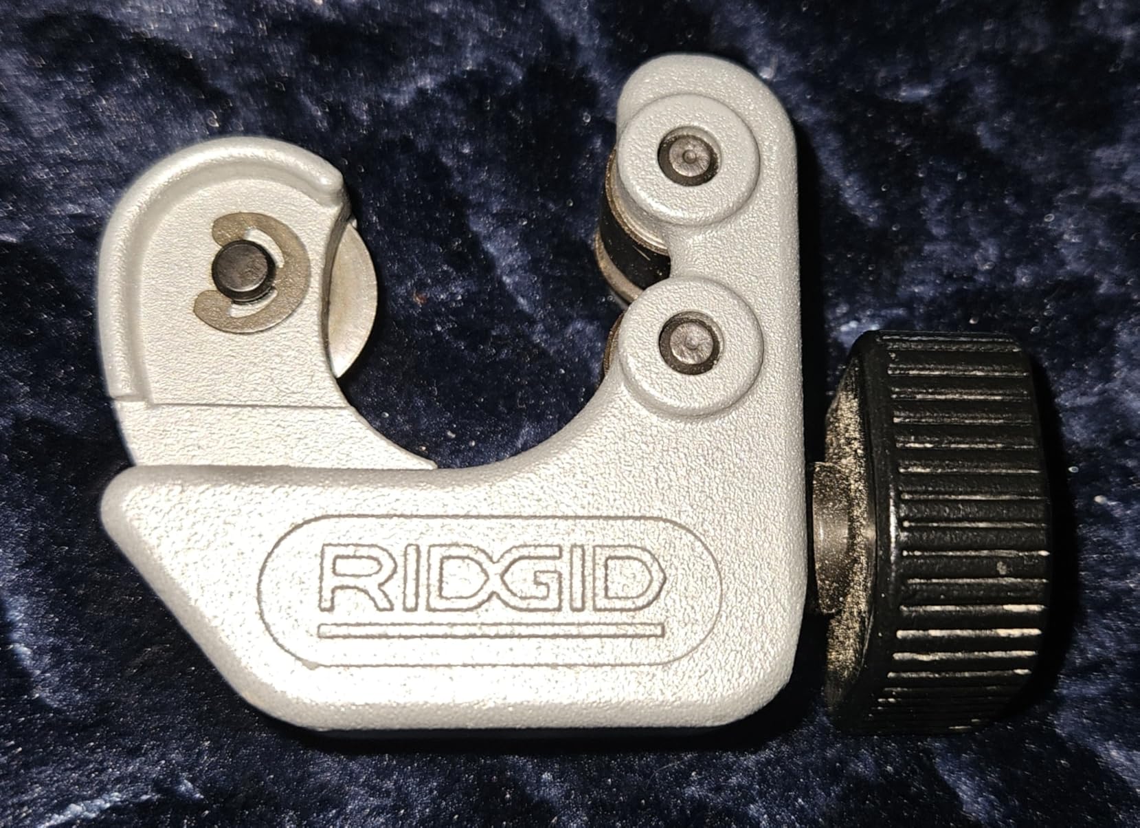 Ridgid - CC247 RIDGID 40617 Model 101 Close Quarters Tubing Cutter, 1/4-inch to 1-1/8-inch Tube Cutter Silver customer photo 2