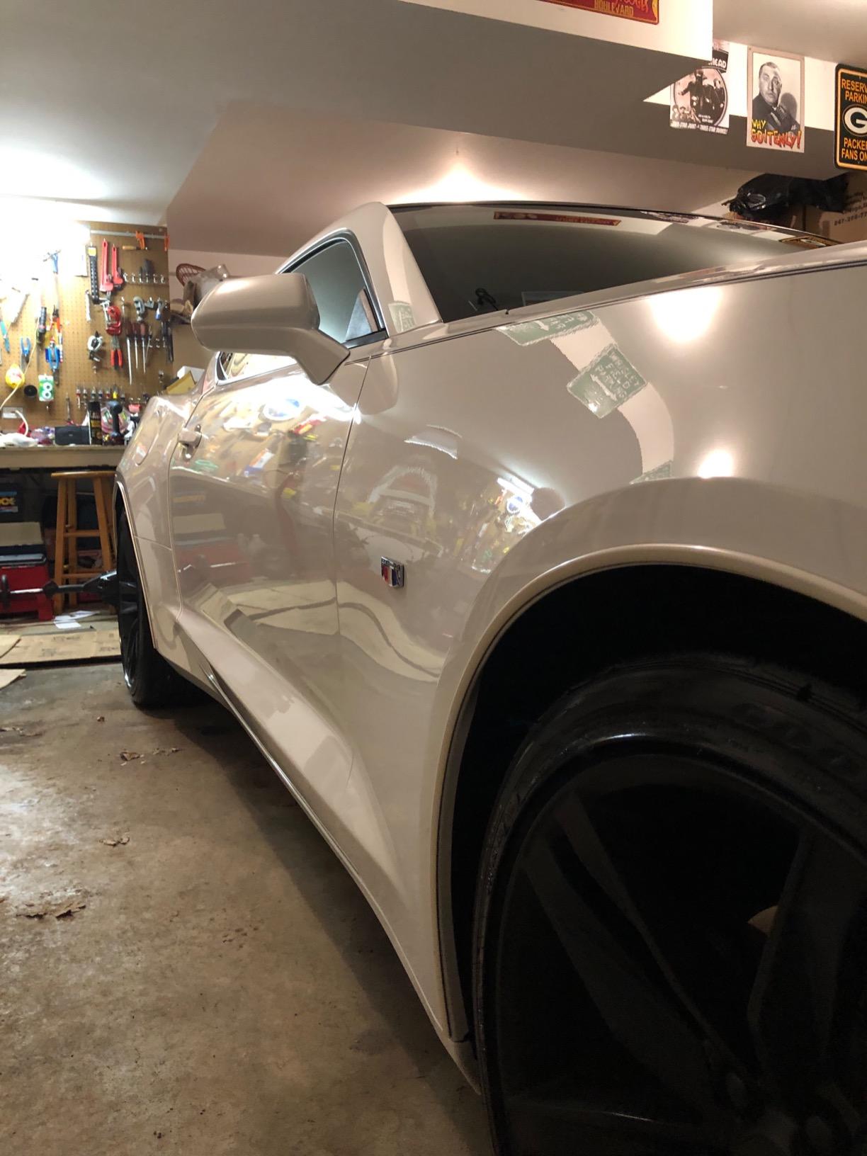 Chemical Guys VSS One-Step Scratch and Swirl Remover - Compound and Polish for Restoring Gloss to Paint, Car Scratch Remover, Works on Cars, Trucks, SUVs, Motorcycles, RVs & More - 16 oz customer photo 2