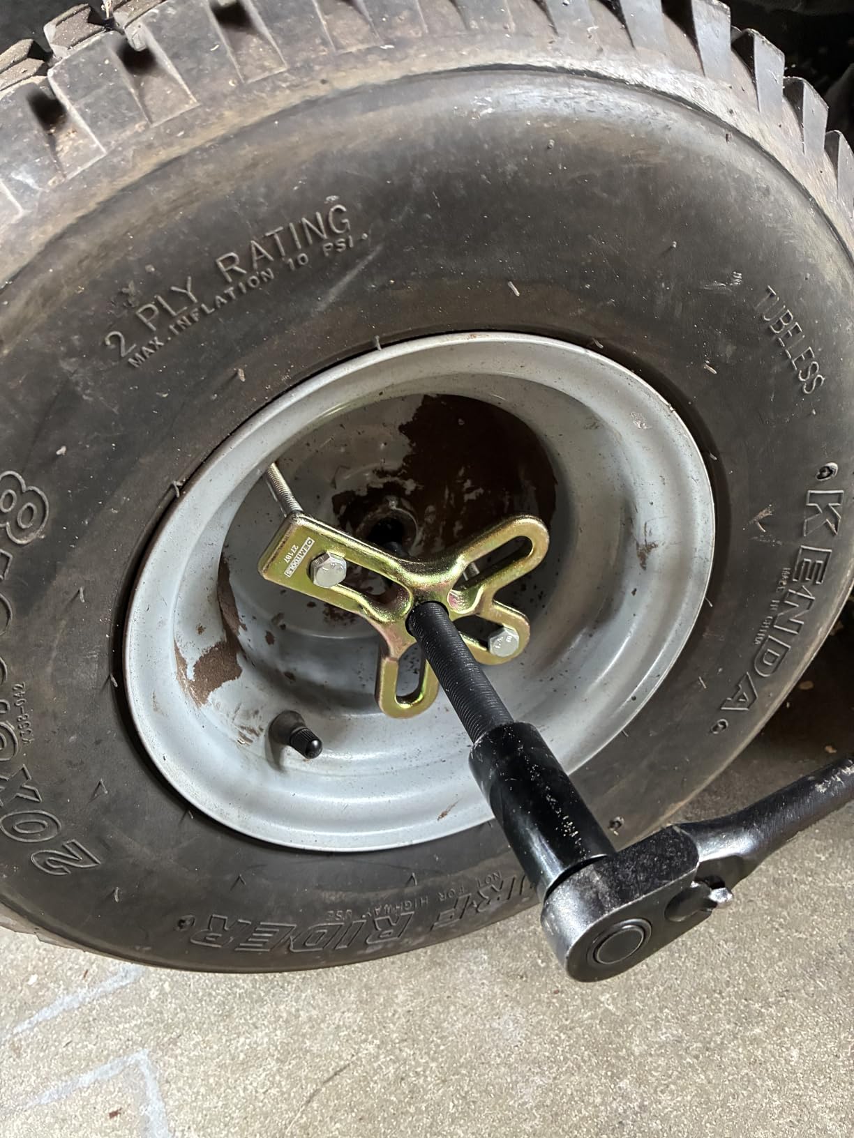 Powerbuilt Harmonic Balancer Puller and Installer Tool Set, Install and Remove Kit, Cars and Light Trucks, Storage Case - 648637 customer photo 1