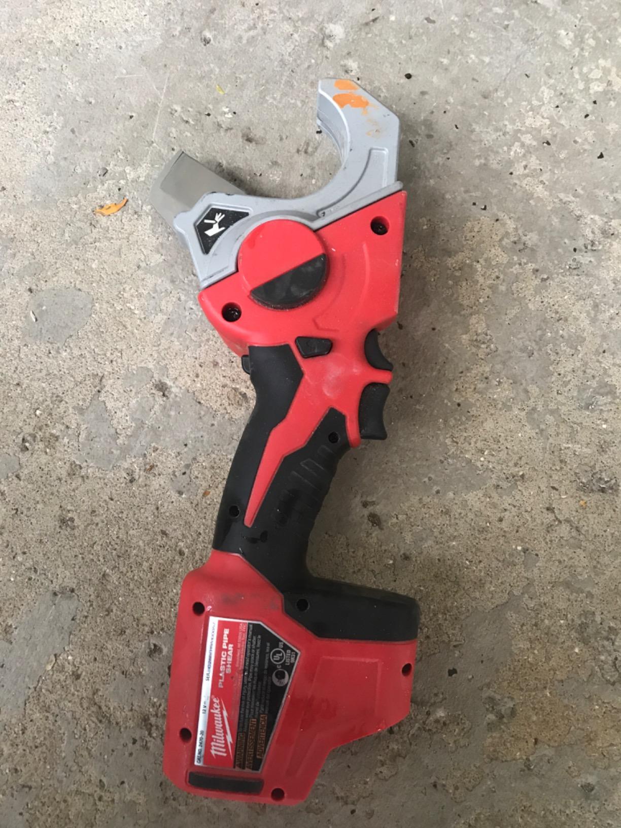 Milwaukee M12 12-Volt Cordless PVC Shear (2470-20) customer photo 2