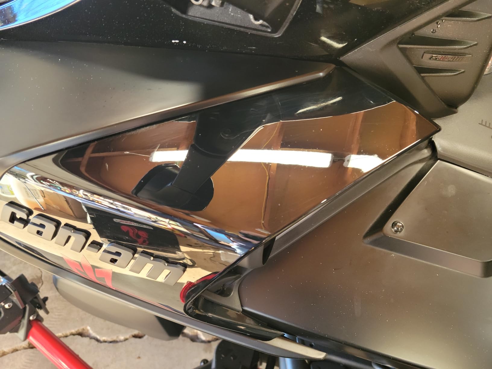 Meguiar's Mirror Glaze M105 Ultra-Cut Compound, Pro-Grade Car Compound for Removing Scratches and Heavy Swirls, Restores Gloss and Clarity, Car Guy Gifts for Men and Women Who Love to Detail, 8 Oz customer photo 1