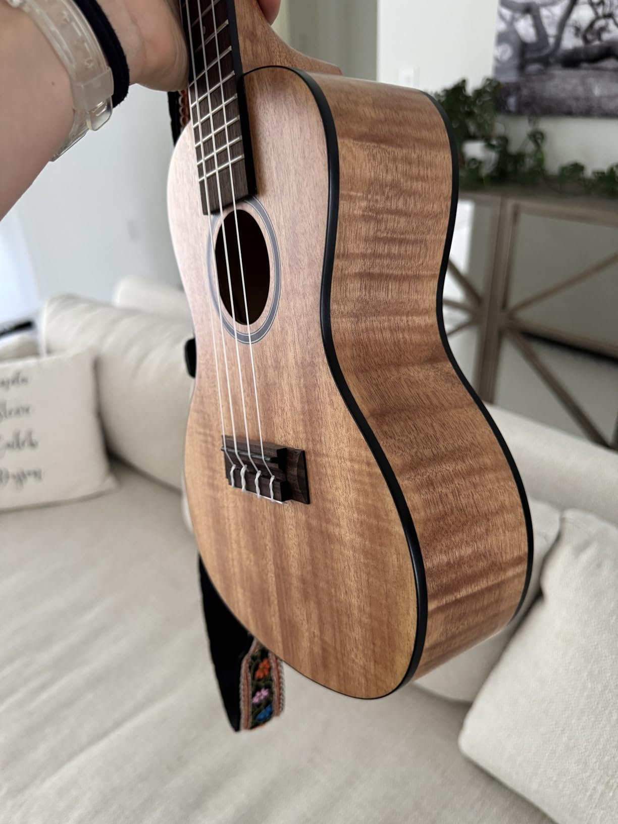 Kala KA-CEM Exotic Mahogany Concert Ukulele customer photo 1