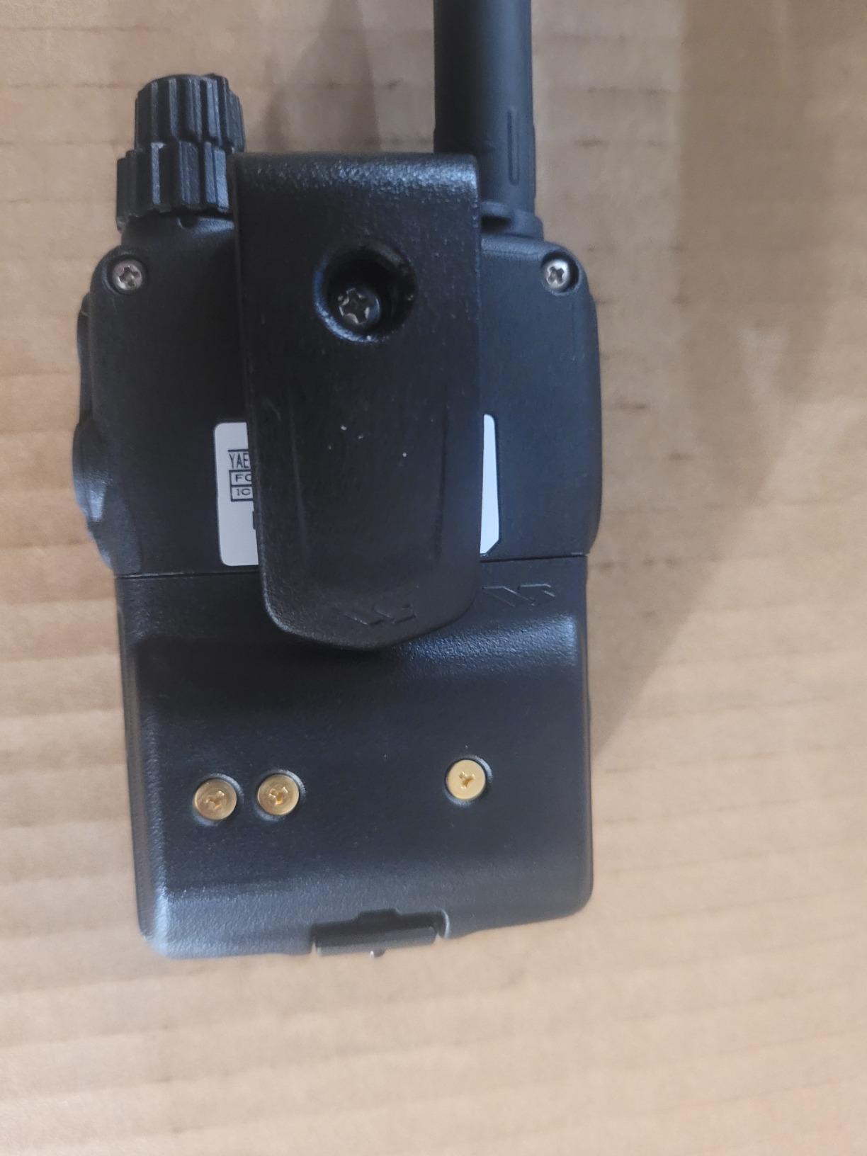Yaesu VX-6R Tri-Band Submersible Amateur Ham Radio Transceiver 144/222/440 customer photo 1