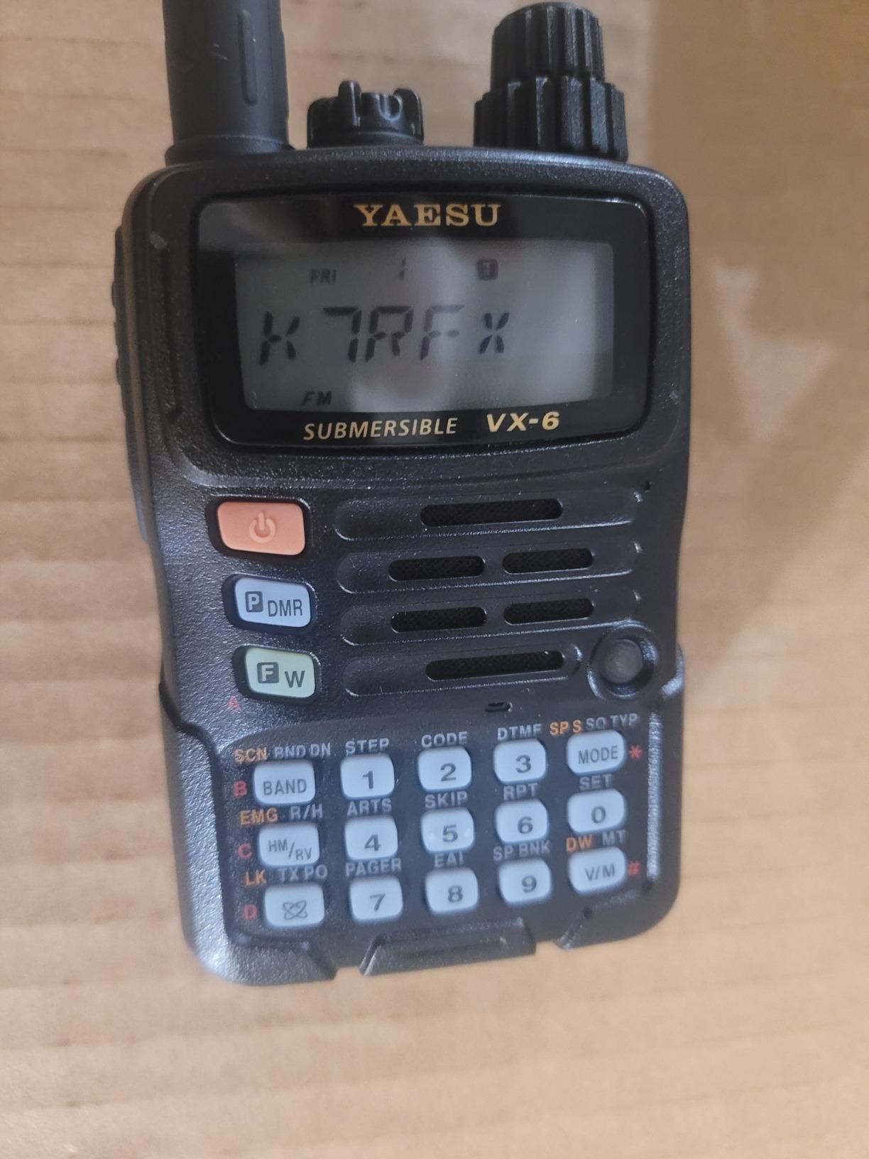 Yaesu VX-6R Tri-Band Submersible Amateur Ham Radio Transceiver 144/222/440 customer photo 2