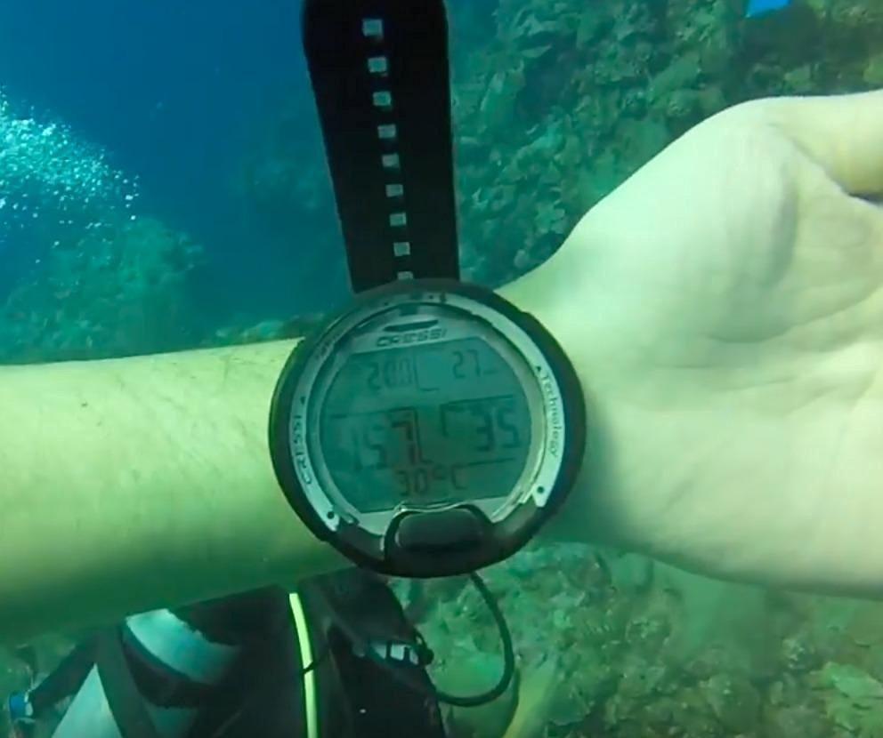 Cressi Leonardo 2.0 Underwater Single-Button Scuba Dive Computer, 3 Modes: Air, Nitrox, Gage, User-Friendly Menu - Designed and Made in Italy customer photo 2