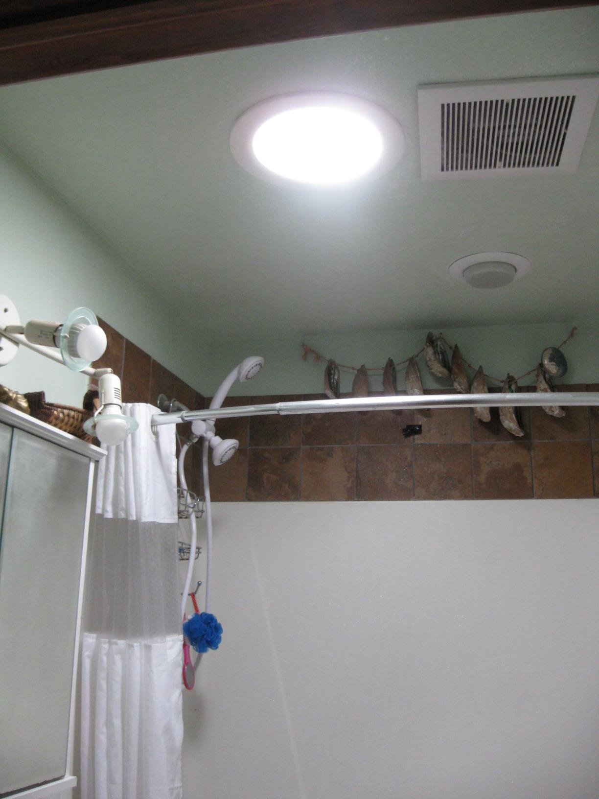 VELUX 10-inch Double Strength Acrylic Rigid Low-Profile Sun Tunnel Tubular Skylight customer photo 2
