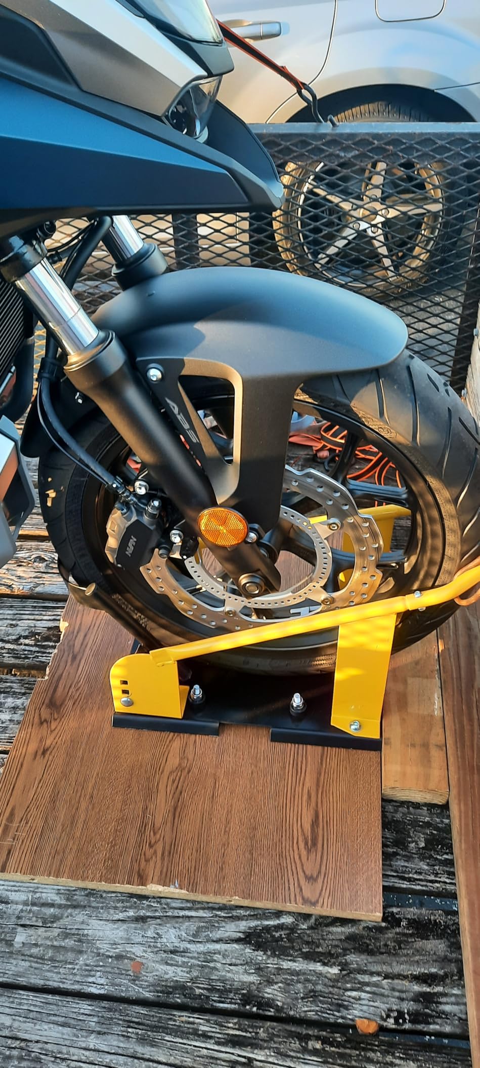 MaxxHaul Adjustable Motorcycle Wheel Chock Stand with Auto-Lock Cradle, Fits 15