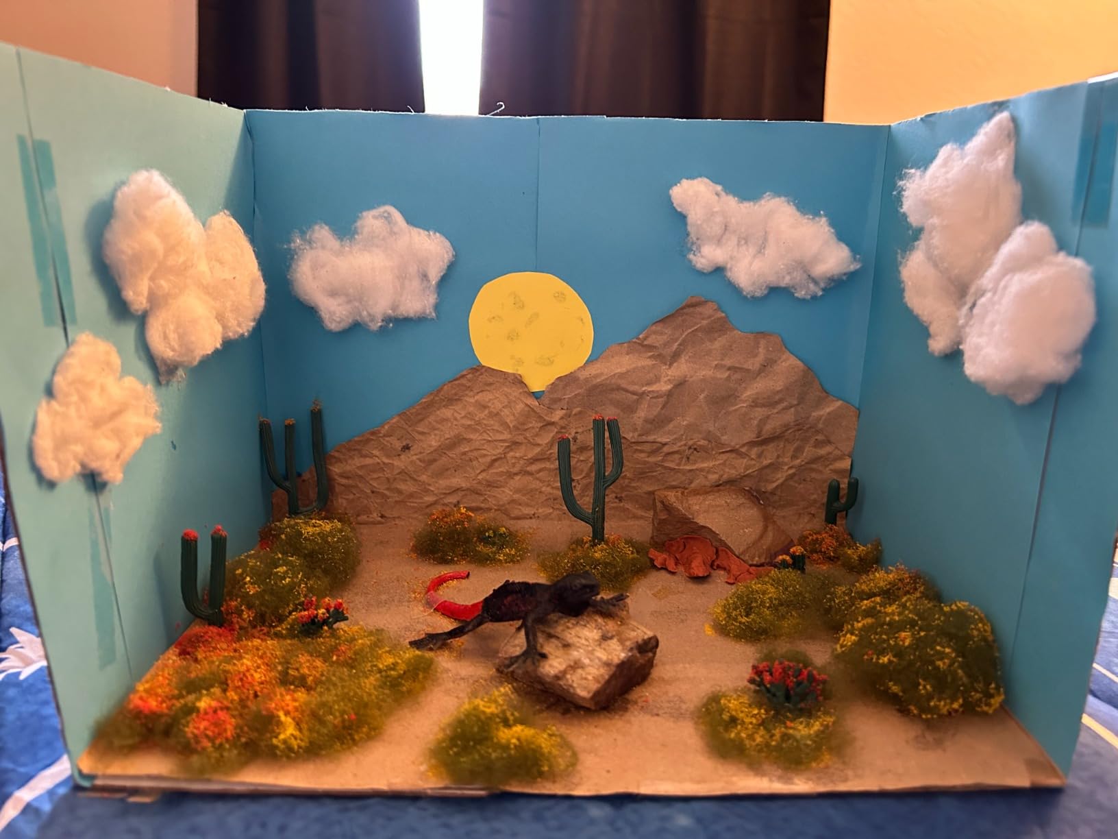 Woodland Scenics SP4168 Pop Up Display 10-3/4