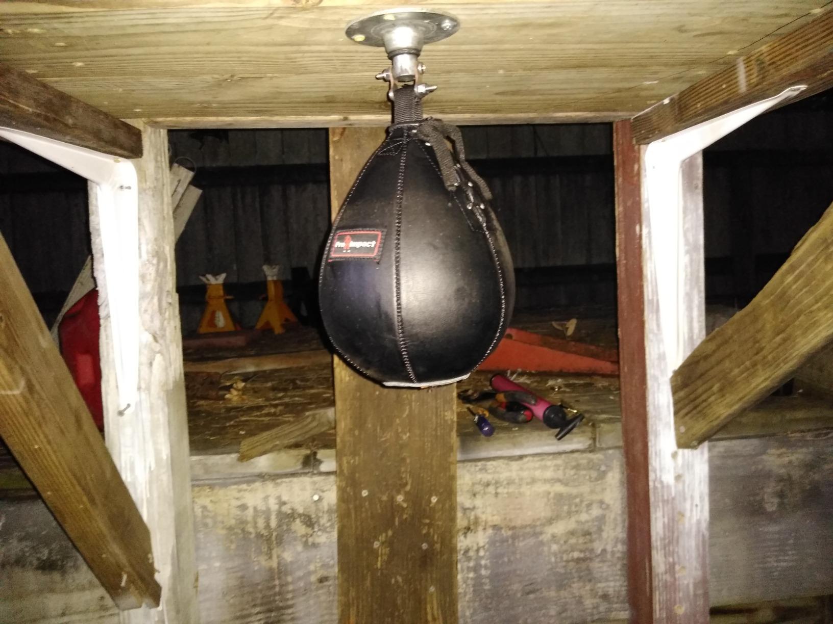 Pro Impact PU Leather Speed Bag - Pear Shaped Hanging Ball for Boxing, MMA & Muay Thai customer photo 2