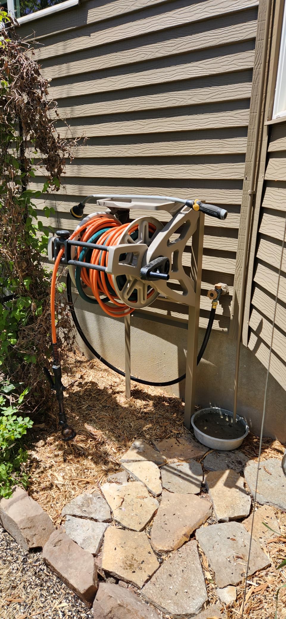 Suncast Hose Handler Wall-Mounted Reel for Outdoor Garden Storage, Light Taupe - Holds 175 ft of Standard 5/8