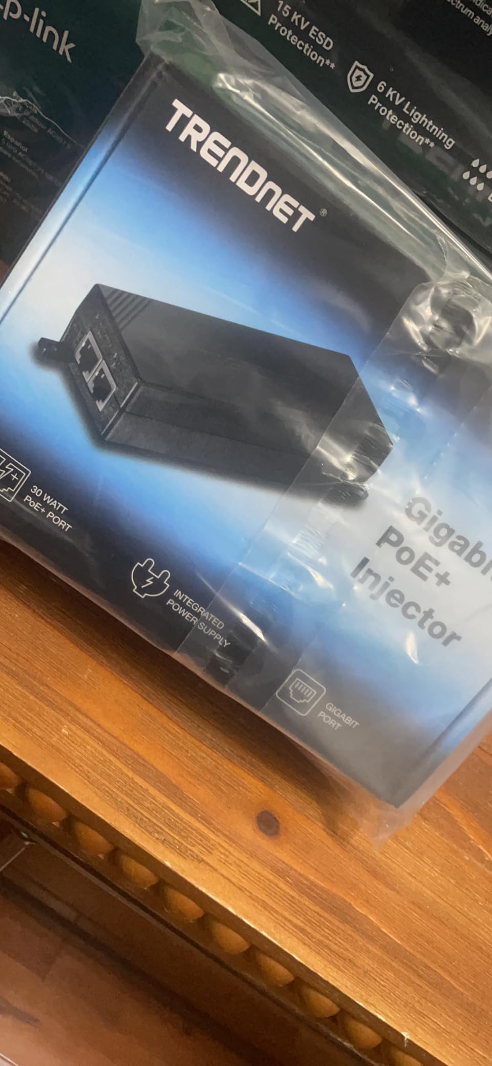 TRENDnet Gigabit Power Over Ethernet Plus Injector, PoE+ (30W) Power Network Distances Up to 100M (328 ft.), Metal Housing, Black, TPE-115GI customer photo 1