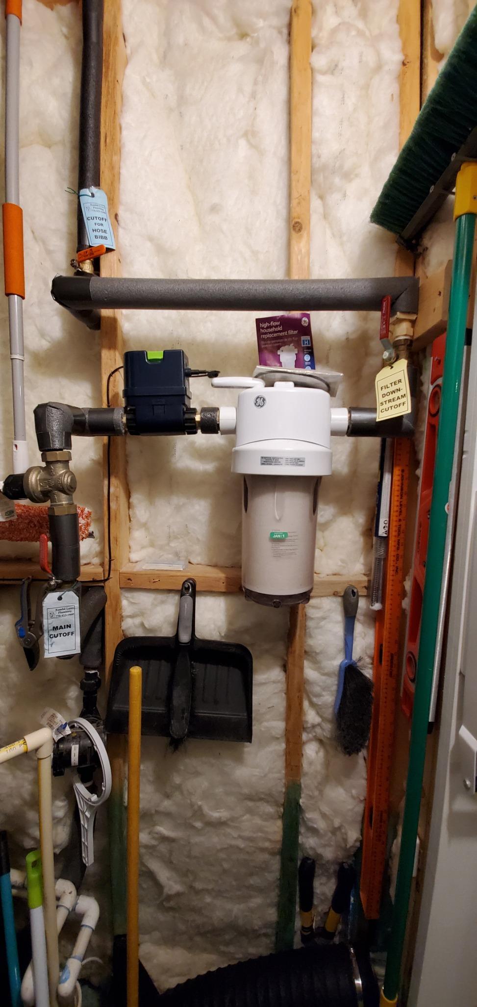 Moen Flo Smart Water Monitor and Automatic Shutoff Sensor, Wi-Fi Water Leak Detector for 3/4-Inch Diameter Pipe, 900-001 customer photo 1
