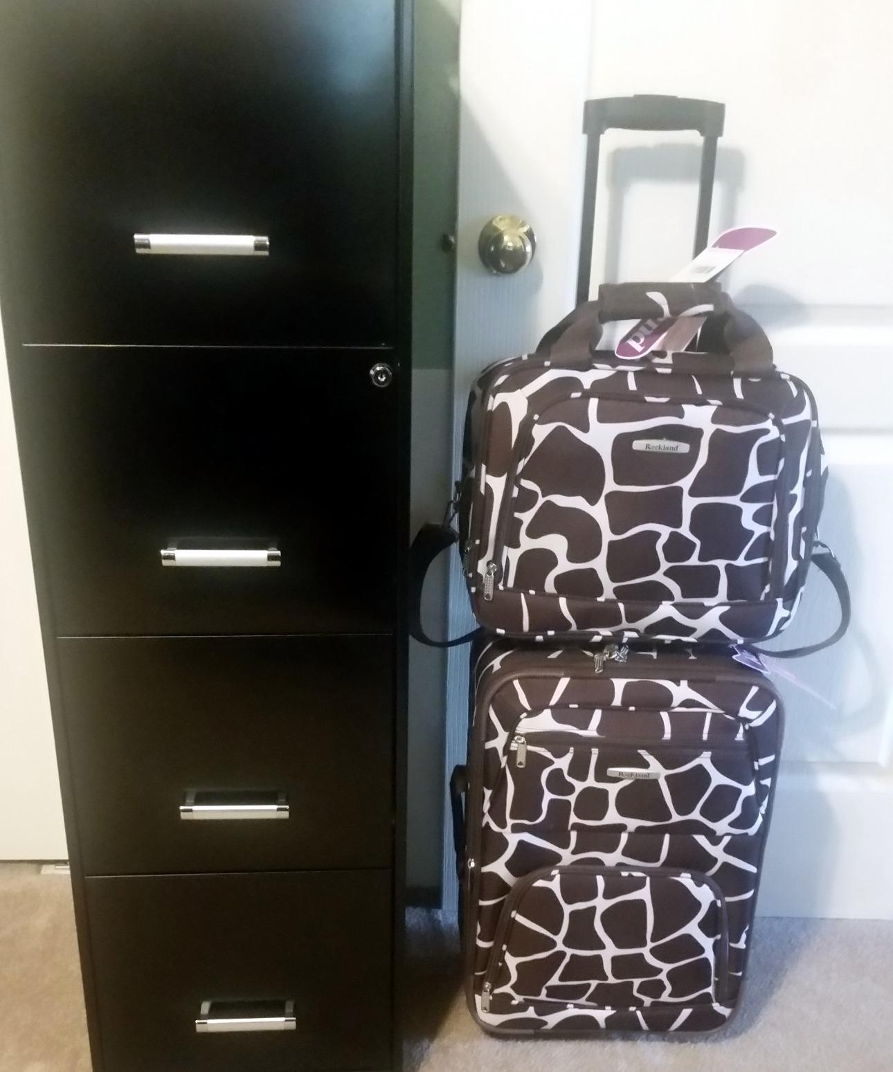 Rockland Journey Softside Upright Luggage Set, Expandable, Purple, 4-Piece (14/19/24/28) customer photo 1