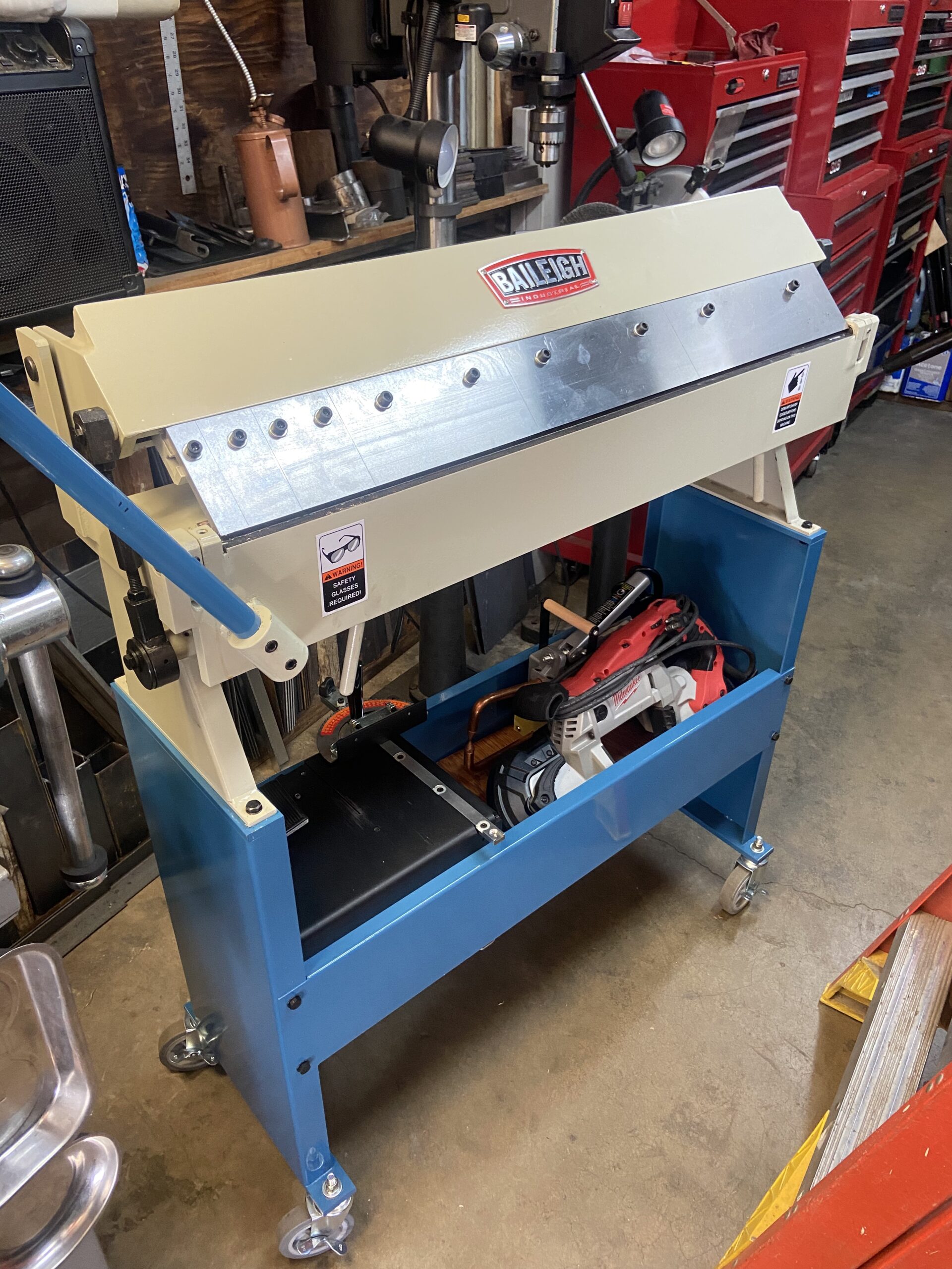 Baileigh 36-Inch Box & Pan Brake, 16-Gauge Mild Steel (Model BB-3616E) customer photo 1