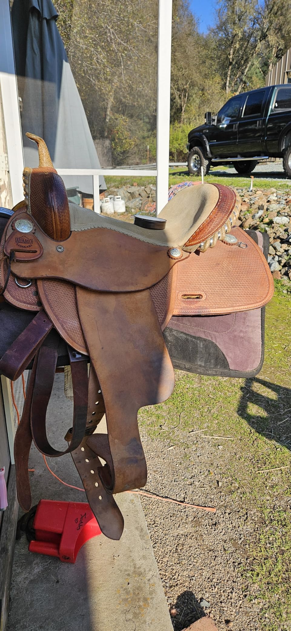 Leather CPR Cleaner and Conditioner 18oz. Bring Leather Back To Life on Furniture, Car Seats, Handbags, Jackets, Boots, Saddles, Purses & Shoes. Restores Shine, Softness & Color to Real Leather customer photo 1