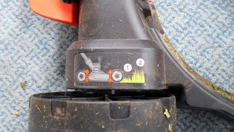 BLACK+DECKER Weed Eater, Lawn Edger and Cordless Lawn Mower 3 in 1 Combo, Includes (2) Batteries, Charger, 12 Inch Battery Powered String Trimmer and Lawnmower, Adjustable Length and Height (MTC220) customer photo 2
