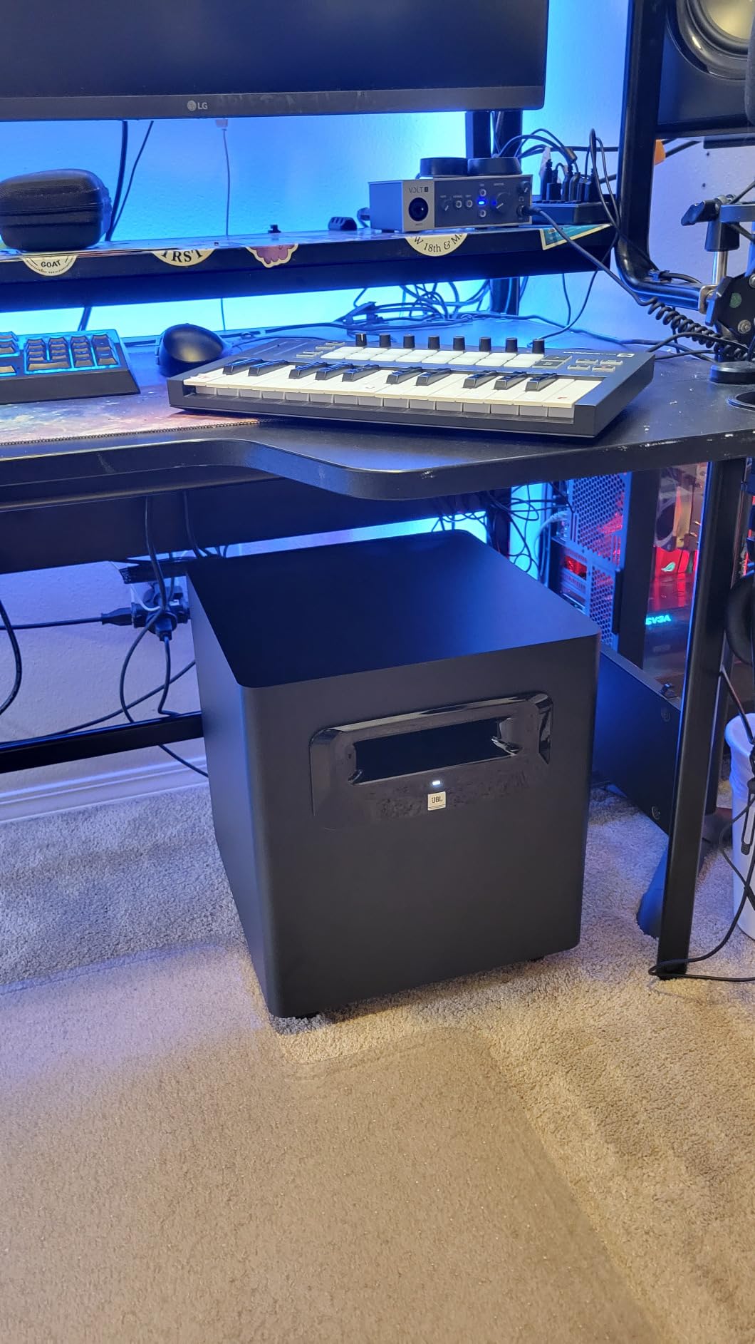 JBL Professional LSR310S - Studio Monitor Subwoofer, 10-Inch customer photo 1