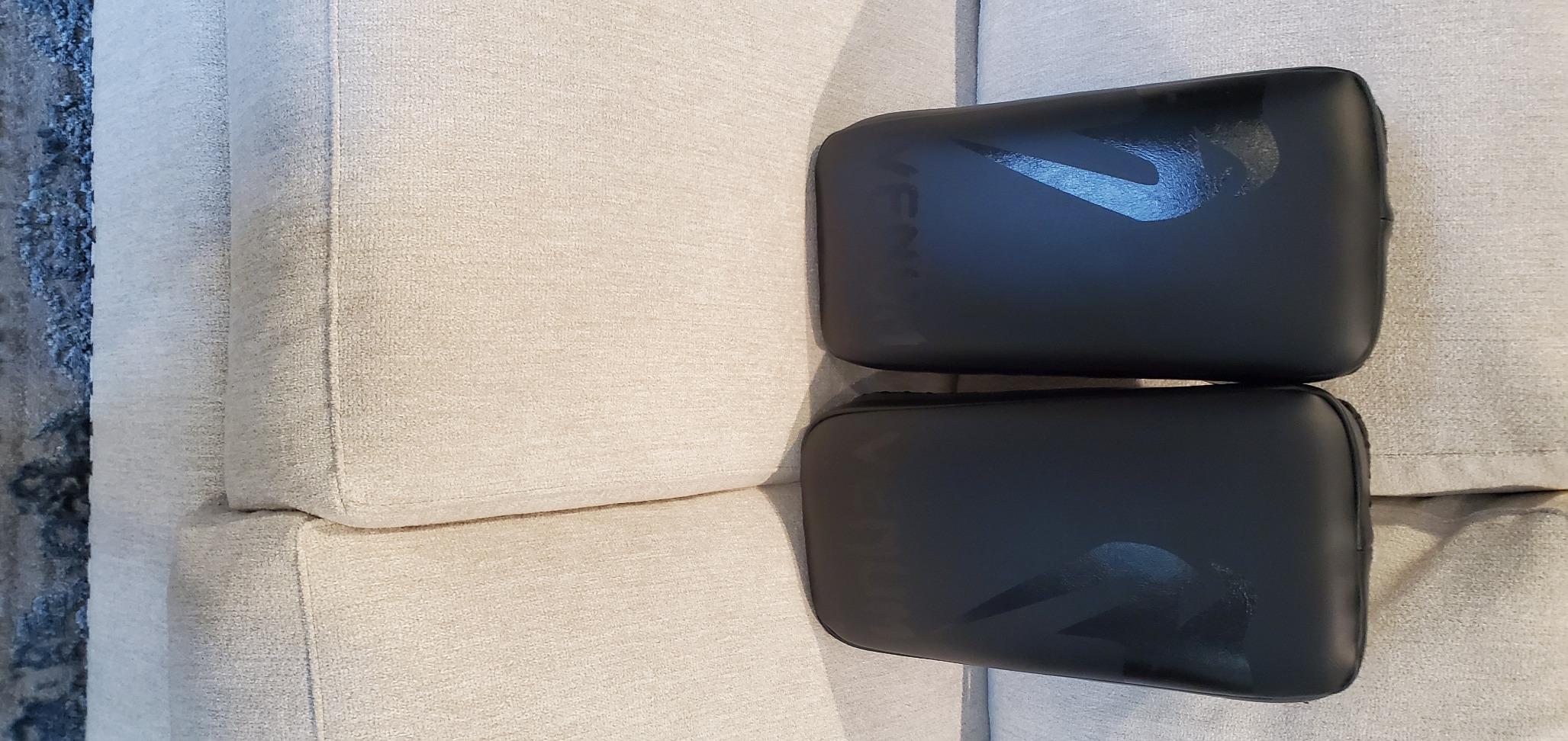 Venum Giant Kick Pads Pair customer photo 1