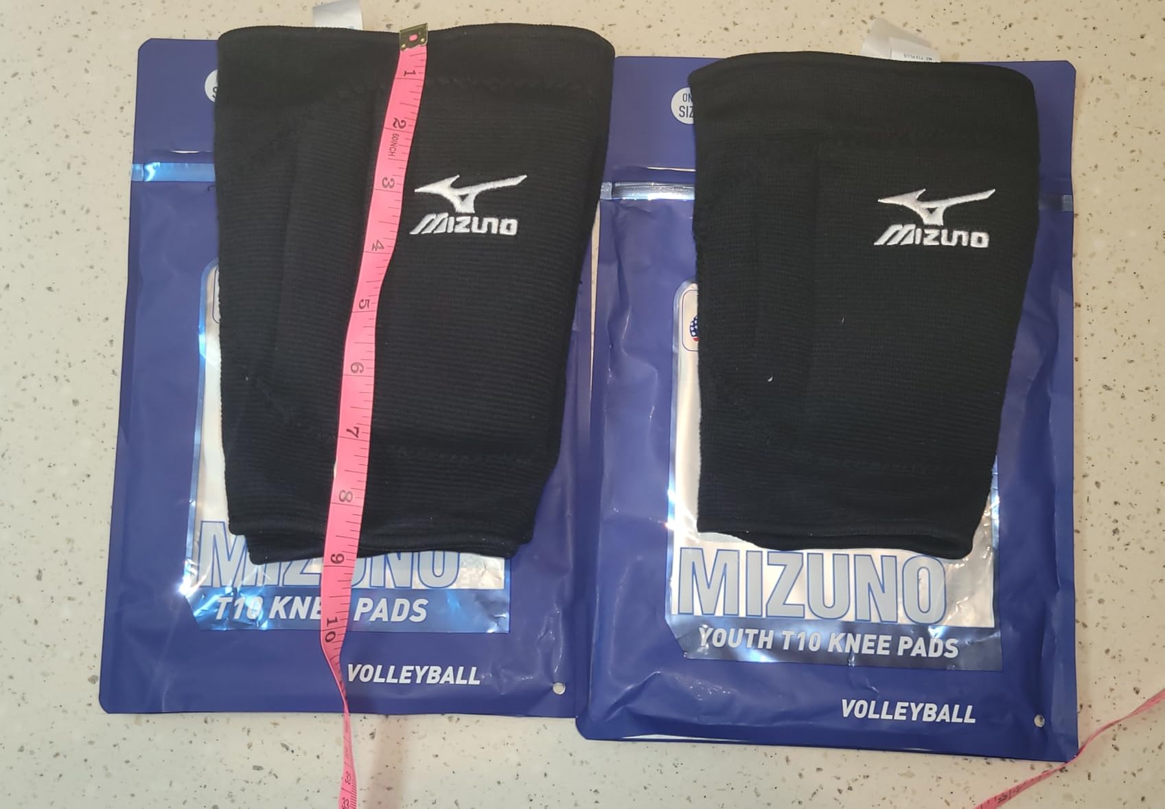 Mizuno T10 Plus Kneepad, ADULT Volleyball Kneepad, Black, One Size customer photo 2