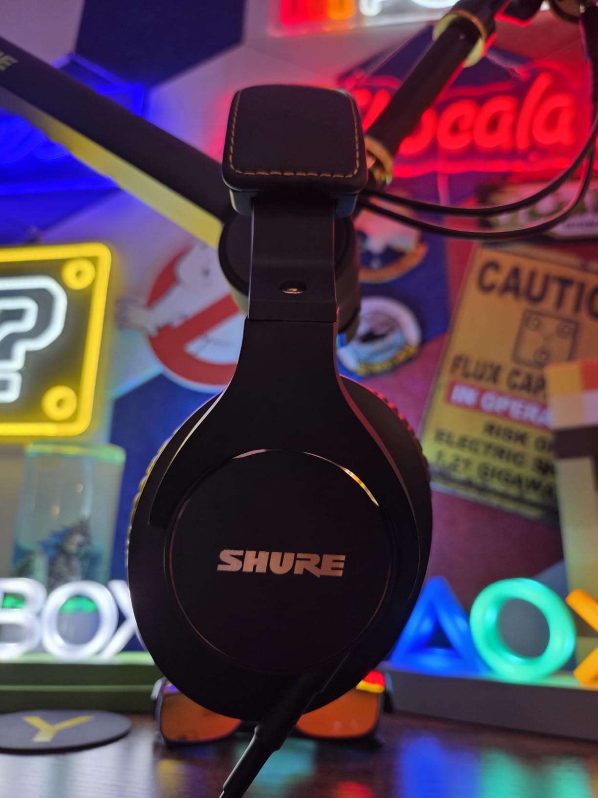 Shure SRH840A Professional Over-Ear Wired Studio Headphones - Critical Listening and Monitoring Headset with Tailored Frequency Response customer photo 1