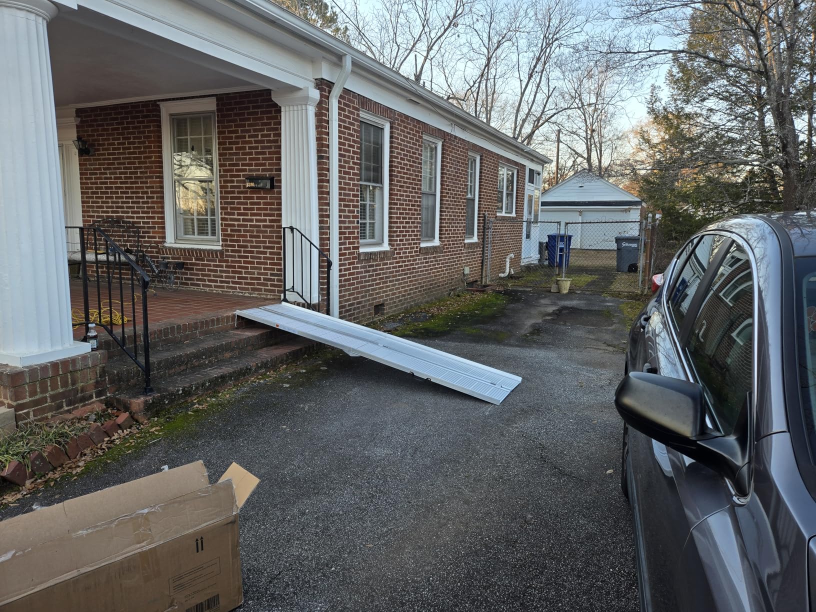 HOMCOM Wheelchair Ramp 10FT, Foldable Aluminum Threshold Ramp with Non-Slip Surface and Handle, 600lbs Weight Capacity, Suitcase Handicap Ramp for Home, Doorways, Curbs, Steps customer photo 1