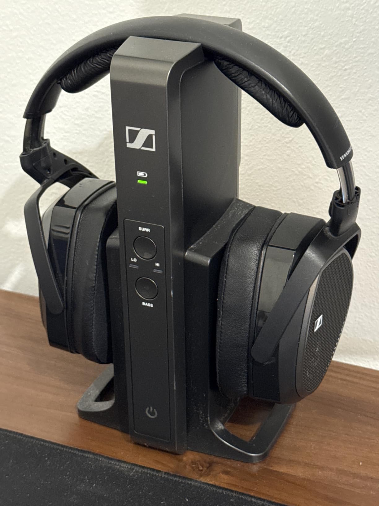 Sennheiser RS 175 RF Wireless Headphones for TV with Bass Boost and Surround Sound Modes, Compact and Ergonomic, Wireless TV Headphones Listening, Black customer photo 1