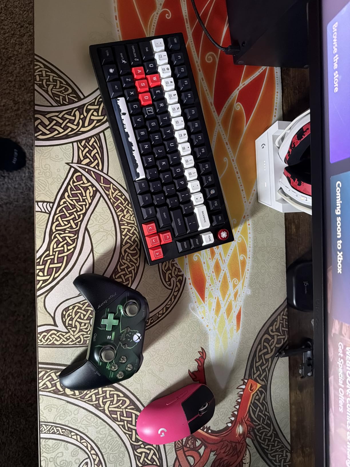 SteelSeries QcK Gaming Mouse Pad - XXL Thick Cloth - Sized to Cover Desks customer photo 2