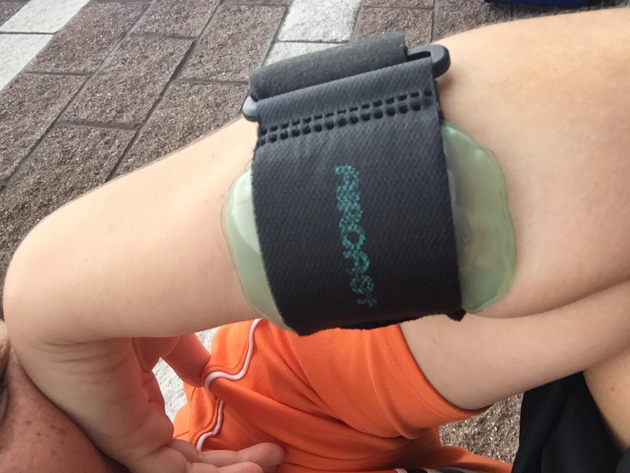 Aircast Pneumatic Armband: Tennis/Golfers Elbow Support Strap, Black customer photo 2