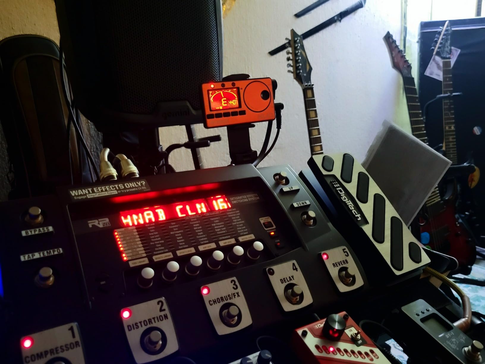 KLIQ MetroPitch 3-in-1 Metronome Tuner for All Instruments, Digital Guitar, Violin, Ukulele, Bass & Chromatic Tuner with Tone Generator customer photo 1