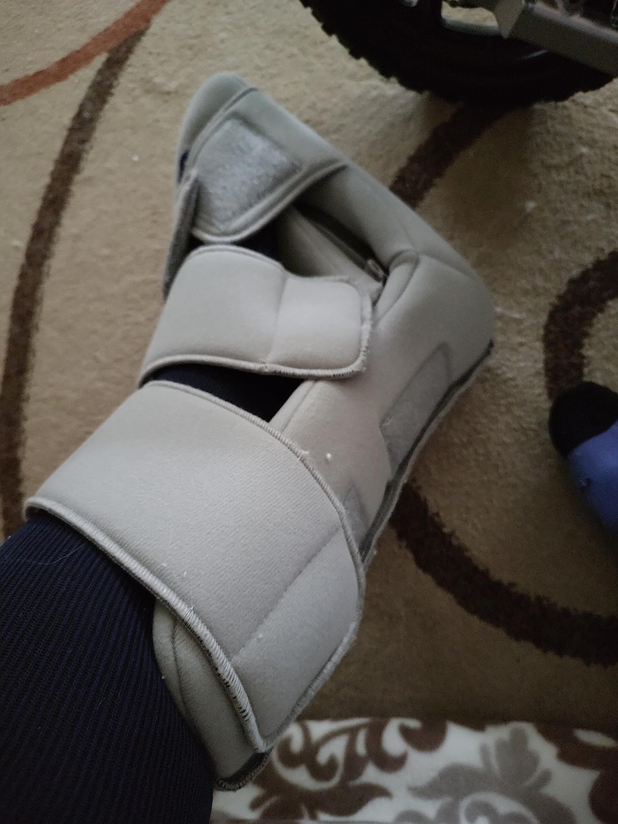Vive Plantar Fasciitis Night Splint Plus Trigger Point Stretch Wedges - Soft Leg Brace Support, Orthopedic Sleeping Immobilizer Stretch Boot (Large: Men's: 8.5-11, Women's: 10-12) customer photo 2