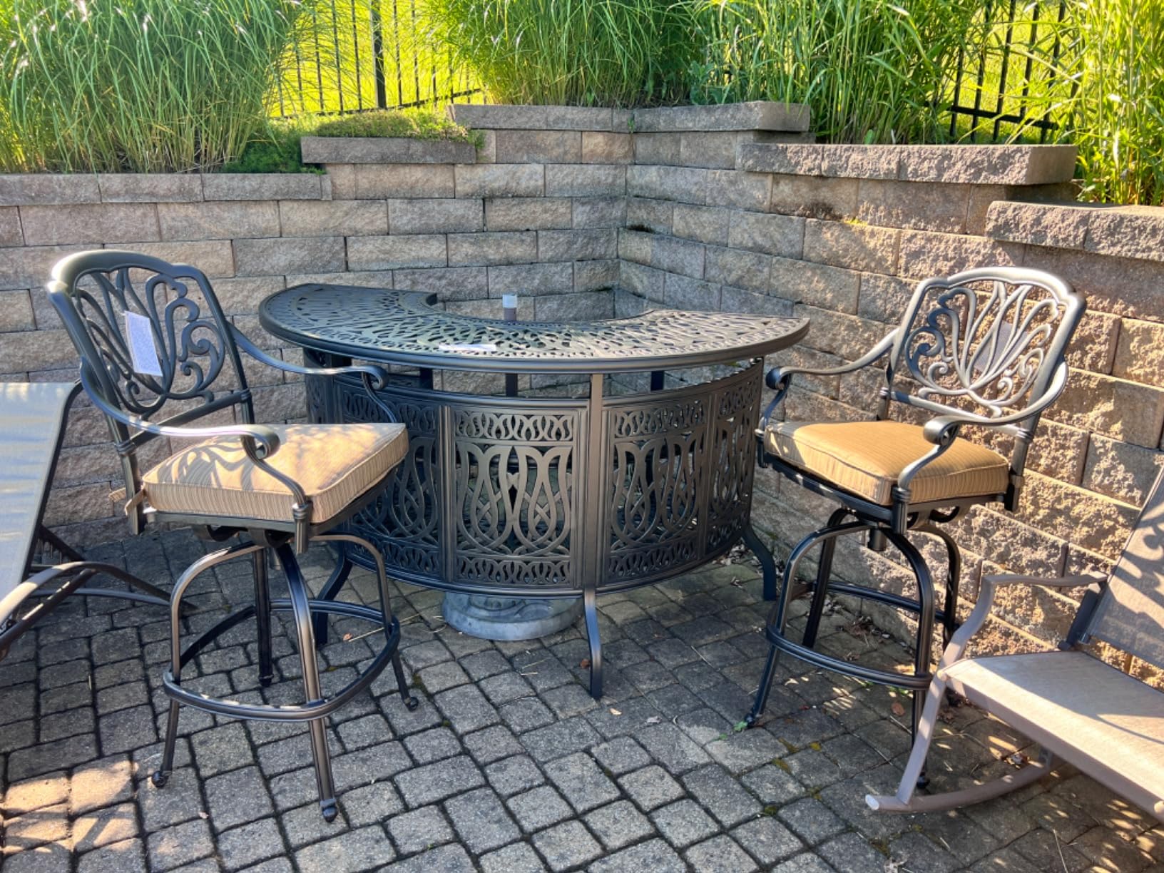 Elizabeth Cast Aluminum Powder Coated 5pc Party Bar Set with Party Bar Table - Antique Bronze customer photo 1